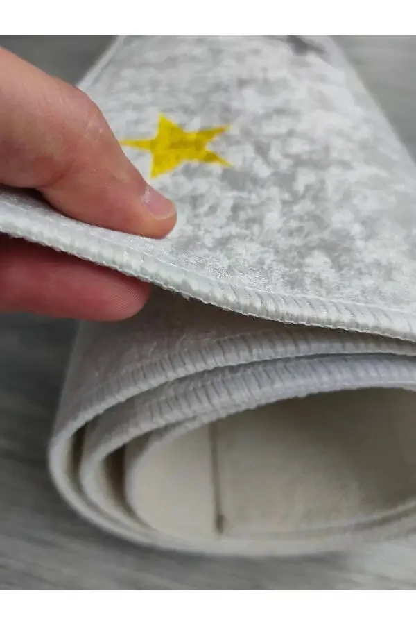 5 Mm Ince Keçe Kaymaz Tabanlı Dekoratif Bebek Çocuk Odası Halısı Örümcek Adam Ve Spiderman - 7