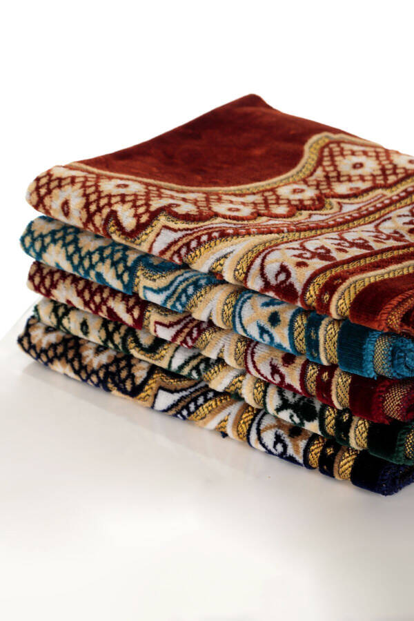 5 Piece Thick Velvet Prayer Rug Set - 1