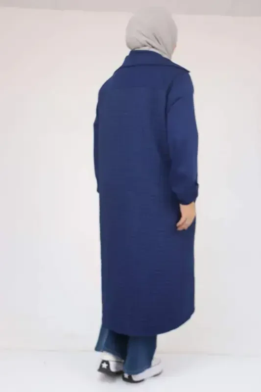 53042 Katta hajmli, qo'llari rezinkali modal-kapitone kap - Indigo - 3