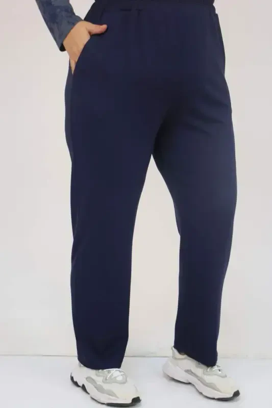 57070 Katta Hajmli Old Simmetriya Kesimli Batik Shimli Kostyum - To'q ko'k - 3