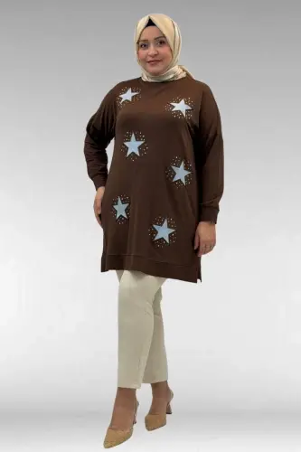 58013 Büyük Beden Önü Yıldız Ve Taş Detaylı Penye Tunik - Kahve - 1