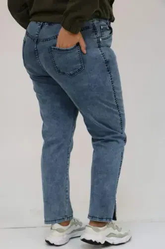 59031 Plus Size Slit Hem Jeans with Stone Detail on Slit - Snow Wash Blue - 3