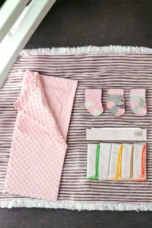 6 PCS BABY BIRTH SET (HOSPITAL OUTFIT, MOM&BABY CARE SHOULDER AND BACKPACK, BLANKET, SOCKS AND CLOTH)-GRAY - 8