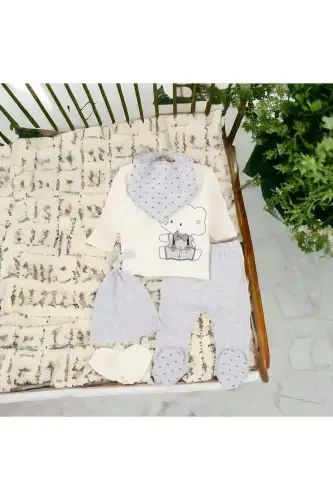 6-ПРЕДМЕТНЫЙ НАБОР ДЛЯ НОВОРОЖДЕННОГО (ВЫПИСКА ИЗ РОДДОМА, СУМКА ДЛЯ МАМЫ И МАЛЫША НА ПЛЕЧО И СПИНУ, ОДЕЯЛО, НОСКИ И ПЛАТОК) - БЕЖЕВЫЙ - BOMBINOO (1)