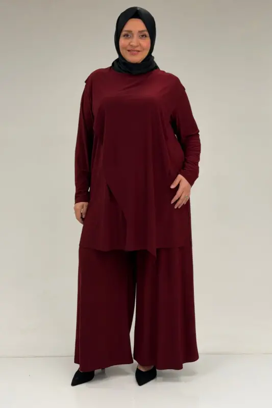 67004 Büyük Beden Önü Ve Arkası Pelerin Detaylı Sandy Pantolonlu Takım - Bordo - BÜYÜKBEDENIZ