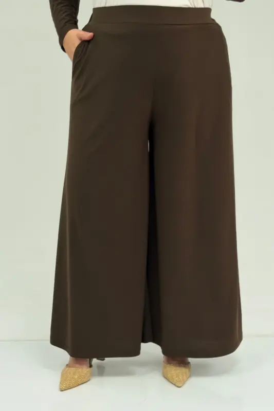 67004 Büyük Beden Önü Ve Arkası Pelerin Detaylı Sandy Pantolonlu Takım - Kahve - 2