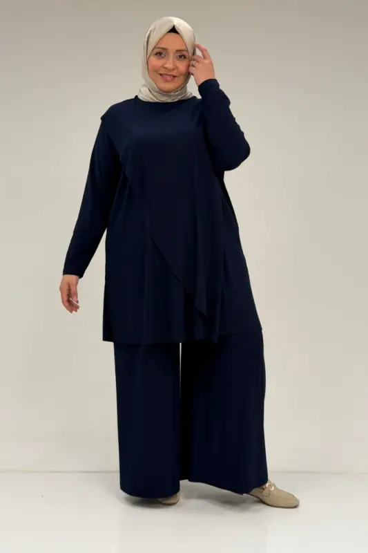 67004 Büyük Beden Önü Ve Arkası Pelerin Detaylı Sandy Pantolonlu Takım - Lacivert - BÜYÜKBEDENIZ