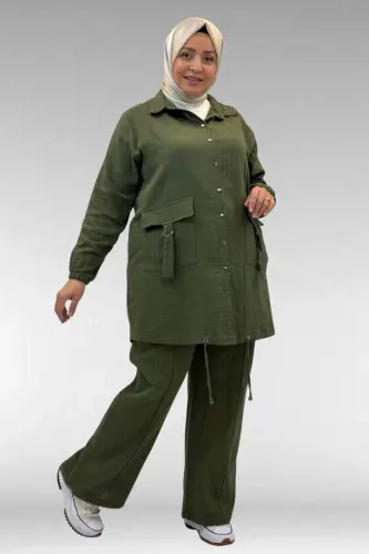 67015 Büyük Beden Cepleri D Toka Detaylı Müslin Pantolonlu Takım - Haki - BÜYÜKBEDENIZ (1)