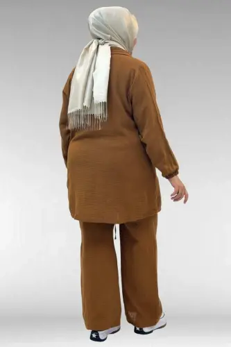 67015 Büyük Beden Cepleri D Toka Detaylı Müslin Pantolonlu Takım - Kahve - 4