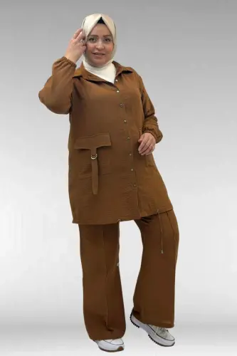 67015 Büyük Beden Cepleri D Toka Detaylı Müslin Pantolonlu Takım - Kahve - BÜYÜKBEDENIZ (1)