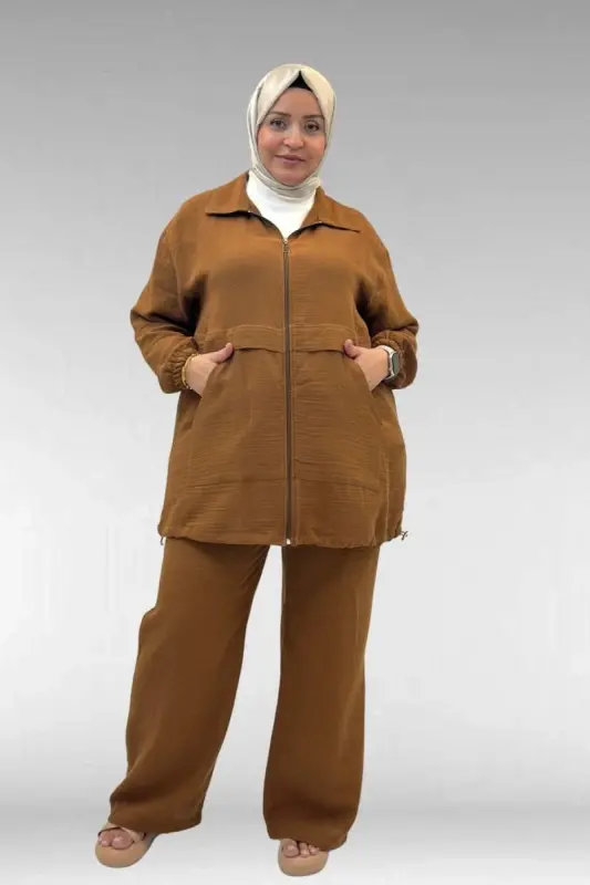 67016 Büyük Beden Kol Ve Etek Ucu Lastik Detaylı Müslin Pantolonlu Takım - Kahve - BÜYÜKBEDENIZ
