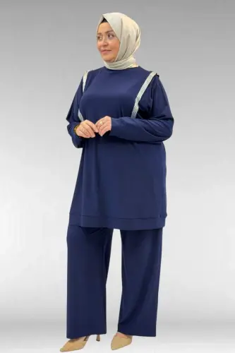 67022 Büyük Beden Omzu Taş Detaylı Sandy Pantolonlu Takım - Lacivert - 1