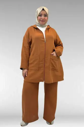 67035 Büyük Beden Kapşonlu Fermuarlı Müslin Pantolonlu Takım - Tarçın - 1