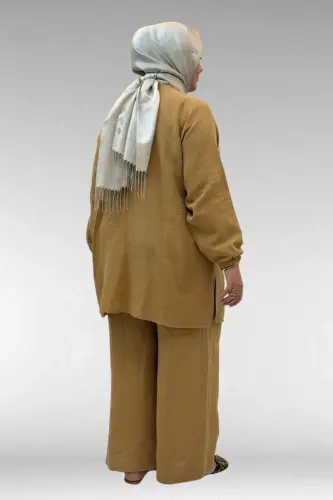 67039 Büyük Beden Yarım Patlı Sıfır Yaka Müslin Pantolonlu Takım - Bisküvi - 4