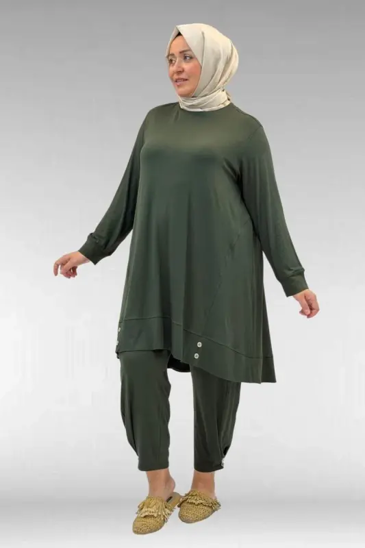 67041 Büyük Beden Düğme Detaylı Penye Pantolonlu Takım - Haki - 2