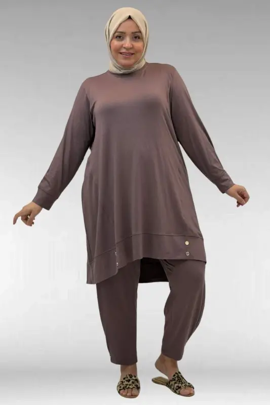 67041 Büyük Beden Düğme Detaylı Penye Pantolonlu Takım - Vizon - 1