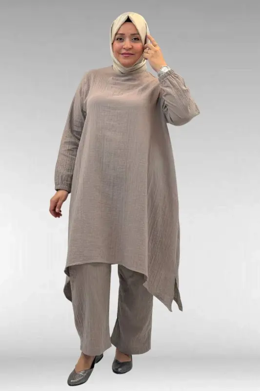 67044 Büyük Beden Asimetrik Kesim Pantolonlu Müslin Takım - Vizon - BÜYÜKBEDENIZ