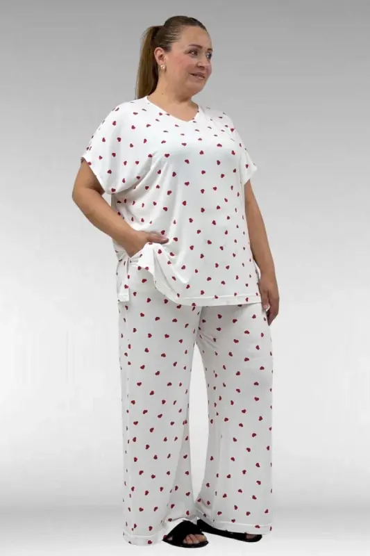67802 Büyük Beden Yanı Yırtmaçlı Milan Pijama Takımı - Kırmızı Kalp Desenli - 1