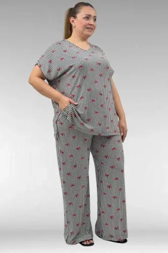 67802 Büyük Beden Yanı Yırtmaçlı Milan Pijama Takımı - Kırmızı Kurdele Desenli - BÜYÜKBEDENIZ (1)