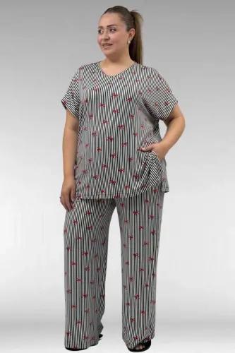 67802 Büyük Beden Yanı Yırtmaçlı Milan Pijama Takımı - Kırmızı Kurdele Desenli - 1