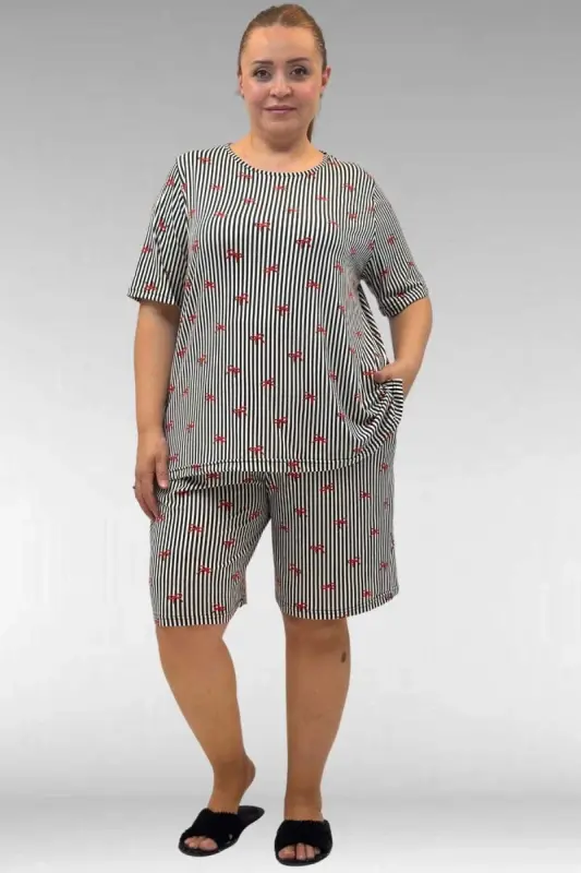 67805 Büyük Beden Desenli Şort-Tişört Pijama Takımı - Kırmızı Kurdele Desenli - 1