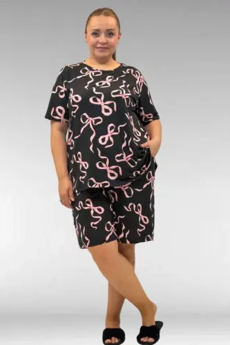 67805 Büyük Beden Desenli Şort-Tişört Pijama Takımı - Pembe Kurdele Desenli - 1