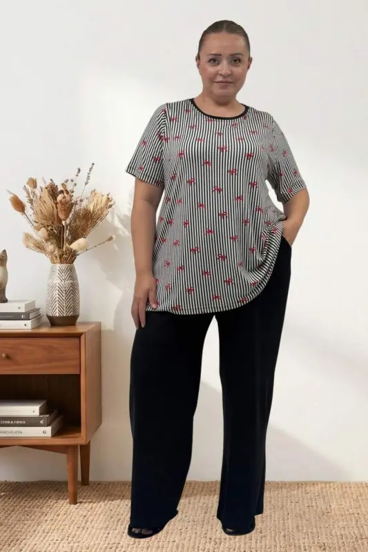 67809 Büyük Beden Üstü Desenli Kombinli Milan-Modal Pijama Takımı - Kırmızı Kurdele Desenli - BÜYÜKBEDENIZ