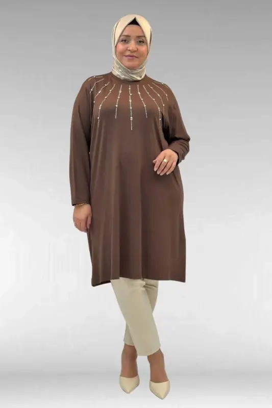 68002 Büyük Beden Önü Güneş Parıltılı Taş Baskılı Penye Tunik - Kahve - BÜYÜKBEDENIZ