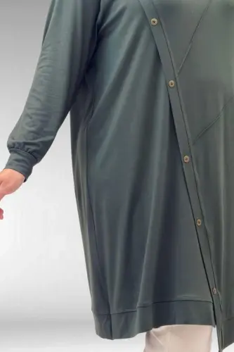 68006 Büyük Beden Pat Üzeri Düğme Detaylı Penye Tunik - Haki - BÜYÜKBEDENIZ (1)