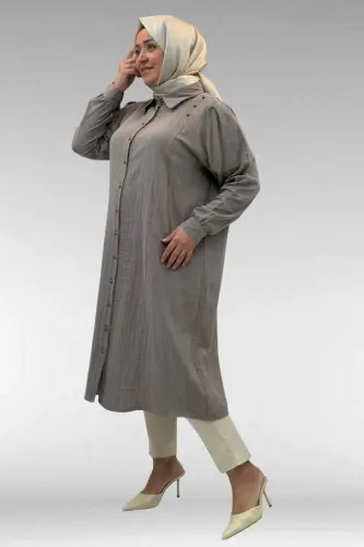 68021 Büyük Beden Düğme Detaylı Müslin Gömlek - Vizon - BÜYÜKBEDENIZ (1)