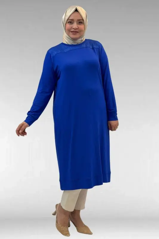 68036 Büyük Beden Önü Parçalı Taş Detaylı Penye Tunik - Saks - BÜYÜKBEDENIZ