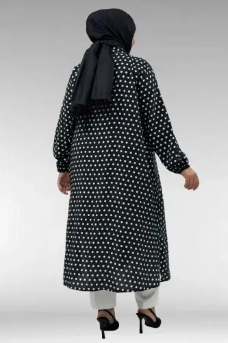 68046 Büyük Beden Hakim Yaka Boydan Düğmeli Mango Tunik - Siyah Puantiyeli - 3