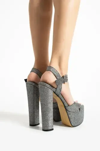 7-9600 16cm Platform Glittery Platinum Shoes - 5