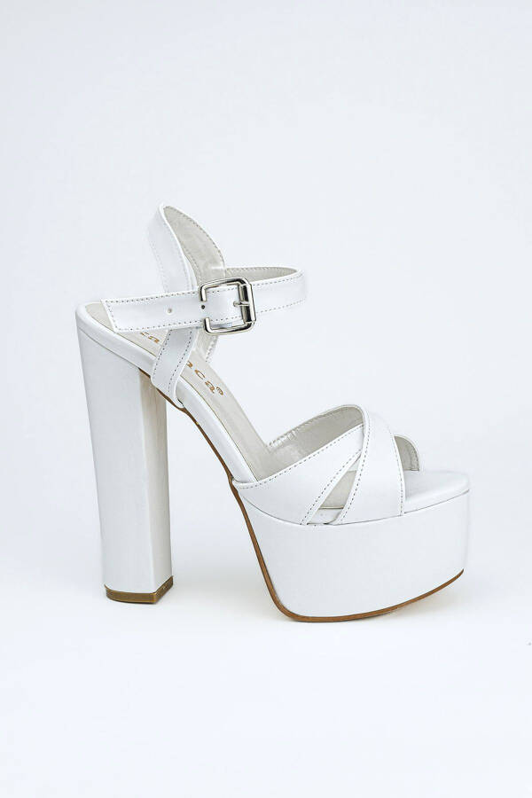 7-9600 16cm Thick Heel White Bridal Shoes - 3