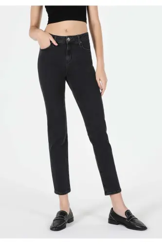 703 Carla Mid Rise Slim Fit Straight Leg Black Women's Pants - 10
