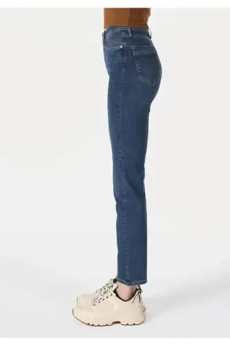 Slim Fit Orta Bel Düz Paça Kadın Denim Jean Pantolon - 4