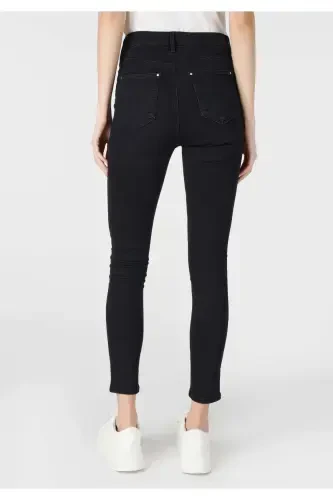 759 Lara Super Slim Fit Regular Waist Skinny Leg Black Women's Jeans - COLIN’S (1)