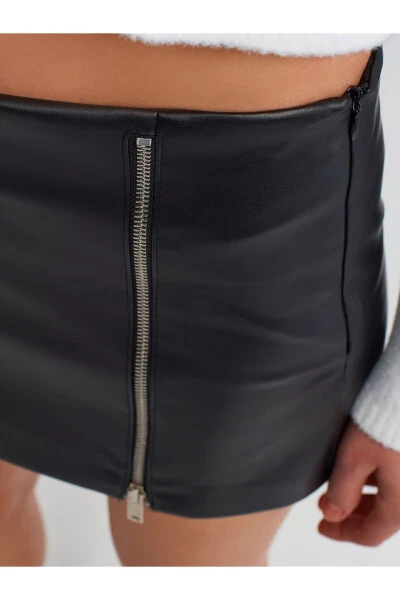 80817 Zippered Faux Leather Shorts Skirt - Black - 3