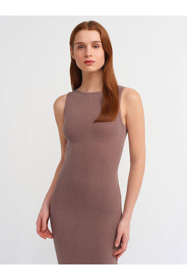 90891 Yıkama Efektli Kolsuz Uzun Elbise-Kahve-Kahve - 15