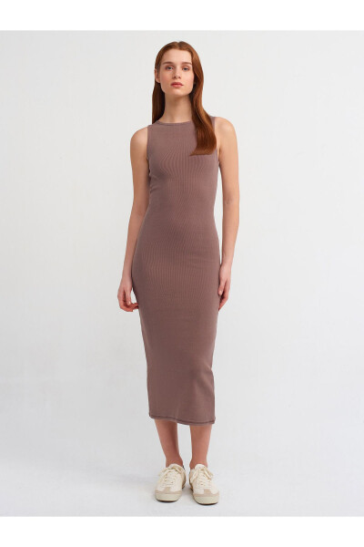 90891 Yuvish Effektiga Ega Yelkasiz Uzun Ko'ylak - Qahva - DILVIN