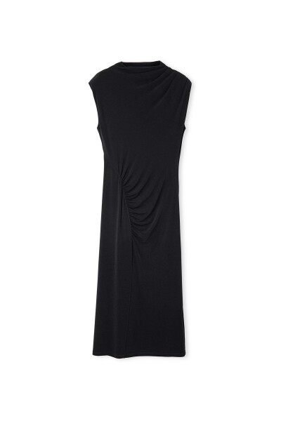 A high-necked, draped dress. - 9