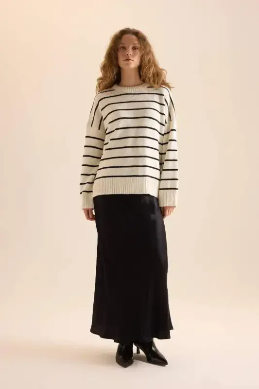 A Kesim Normal Bel Saten Maxi Etek-Siyah - 2