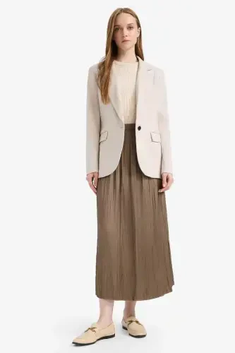 A-силуэтная макси-юбка из атласа – хаки - 3