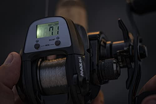 Abu Garcia Max Dijital Misina Sayacı Düşük Profil Baitcast Makarası, Boyut LP (1498727), Karbon Fiber Yıldız Fren, Maksimum 20lb | 9.0kg, Dayanıklı, Hafif ve Sağlam, Siyah - 3