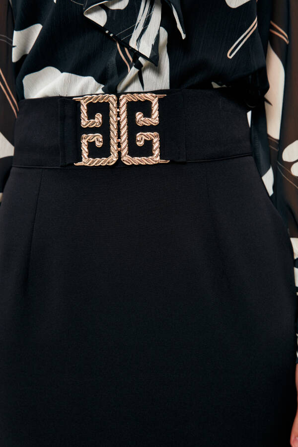 Accessory Detailed Pencil Skirt - BLACK - 9