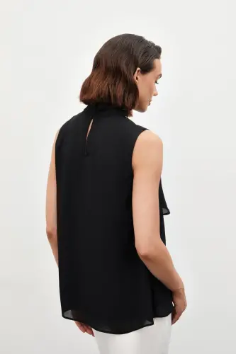 Accessory Detailed Ruffle Blouse - Black - 6