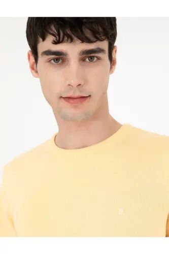 Açık Sarı Slim Fit Bisiklet Yaka Basic Triko Kazak 50296575-VR004 - Açık Sarı - PIERRE CARDIN (1)