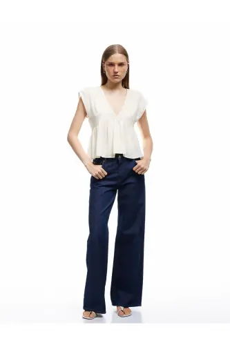 Aerobin Fabric Pleated V Neck Sleeveless Satin Blouse-Ecru - 3