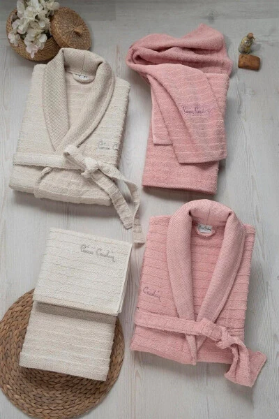 Aile Bornoz & Havlu Seti - PIERRE CARDIN (1)