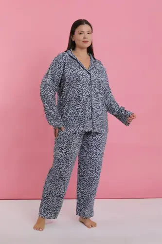 Akbeniz Ayollar Katta Oʻlchamli Moviy Leopard Naqshli Tugmali Pijama Toʻplami - 6